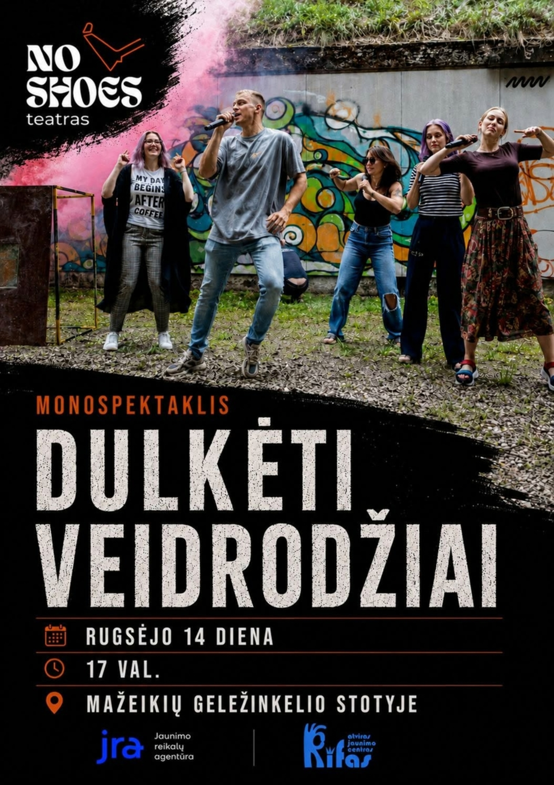'No Shoes teatro' monospektaklis 'Dulkėti veidrodžiai'